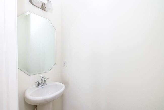 Photo - Charming 3-Bedroom Townhome Near Jack Alexander Blvd - APRIL MOVE IN SPECIAL