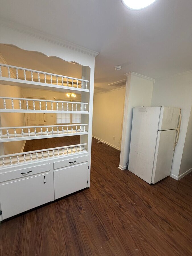 Cozy 1 Bedroom Available Now! - Cozy 1 Bedroom Available Now!