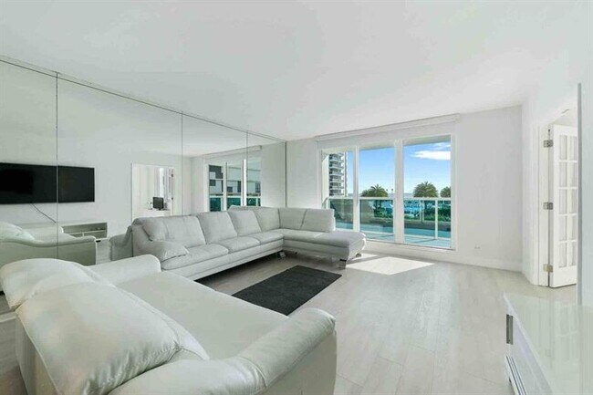 Photo - 2301 Collins Ave Unidad 338