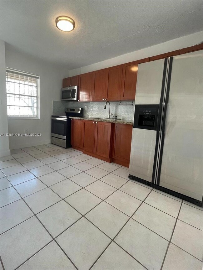 Building Photo - 515 SW 3rd St Unit 11 Rental