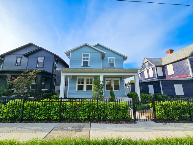 Building Photo - 408 E Oak Ave Rental