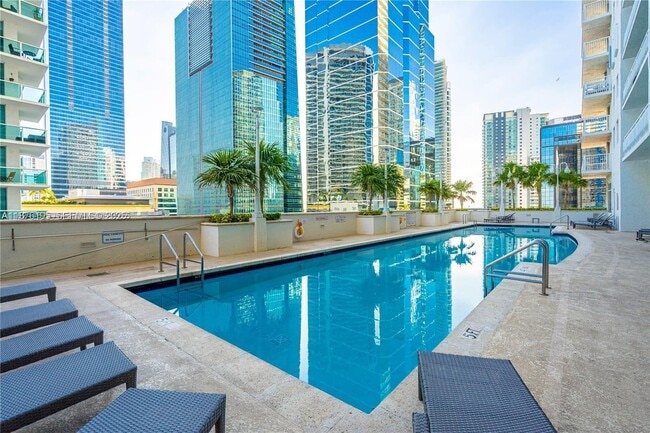 Building Photo - 1200 Brickell Bay Dr Unit 2809