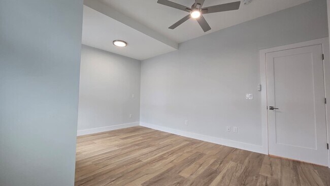 Photo - 53 W Eagle St Unit 2