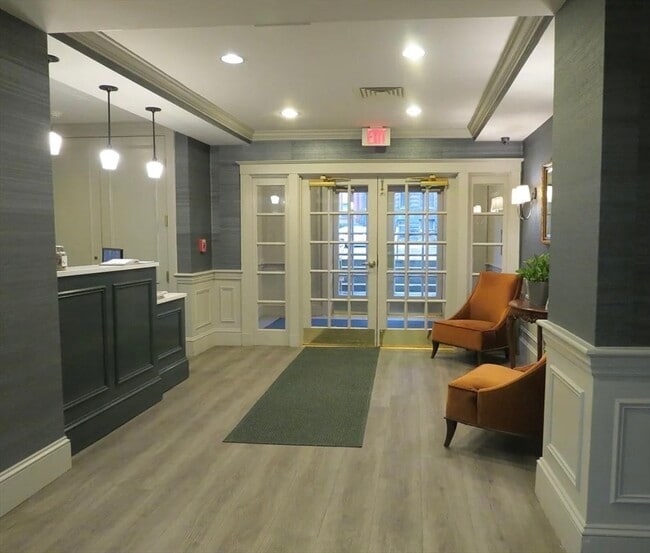 Photo - 534 Beacon St Unidad 406