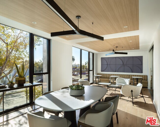 Photo - 9001 Santa Monica Blvd Unidad 511