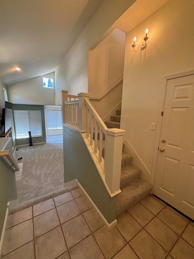 Photo - 4 bedroom 2.5 Bathroom Skyhawk Single Fami...