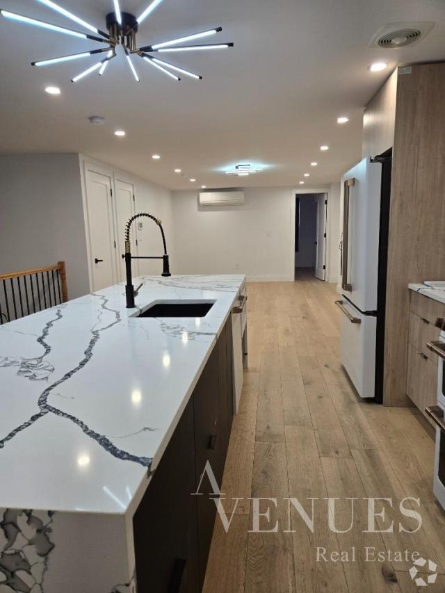 Building Photo - 2 bedroom in Brooklyn NY 11221 Rental