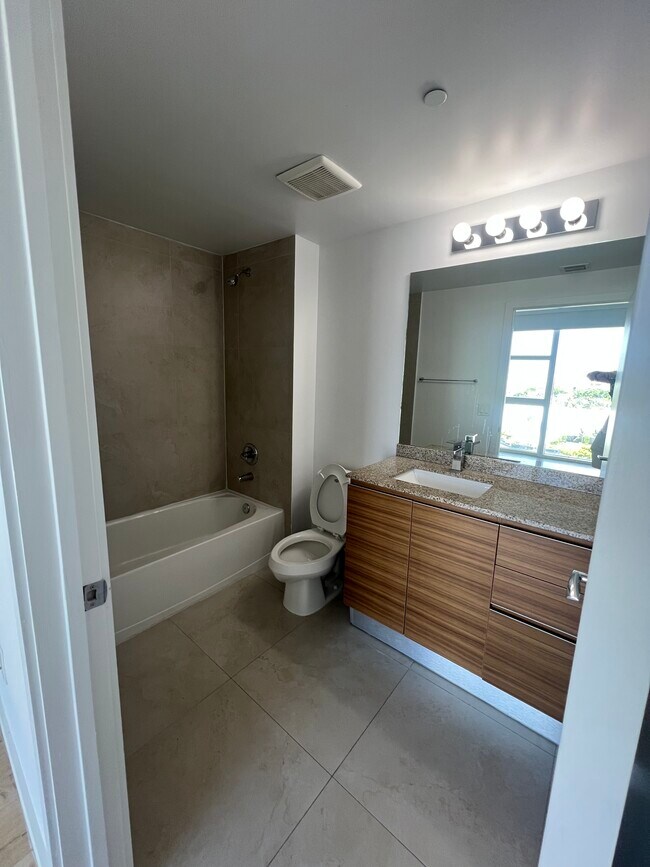 Photo - 1524 NE Miami Pl Unit B1