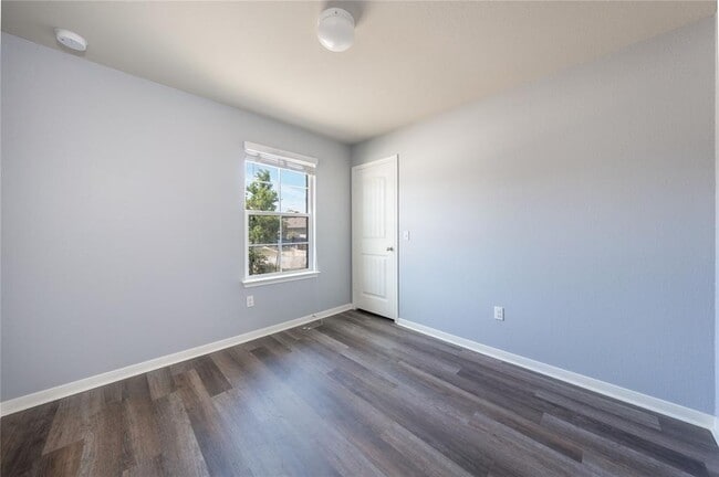 Photo - 414 Pentire Way