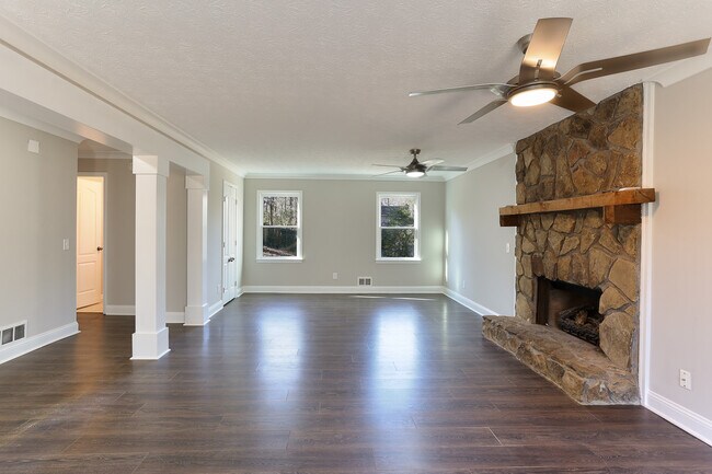 Photo - 210 Franklin Rd