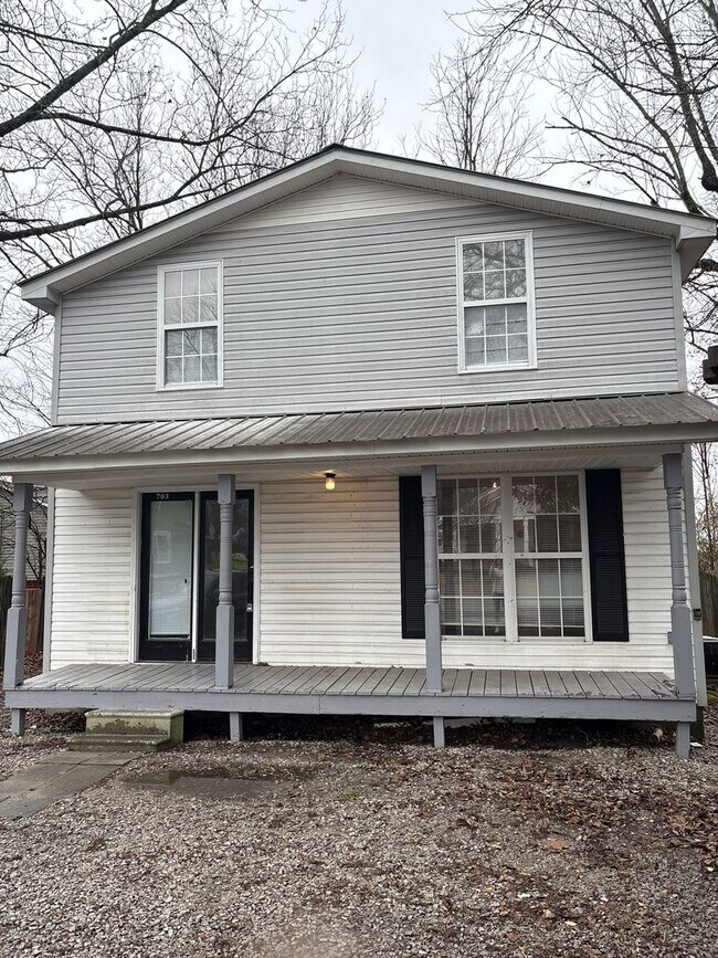 Photo - Charming Home in the Center of Tullahoma...