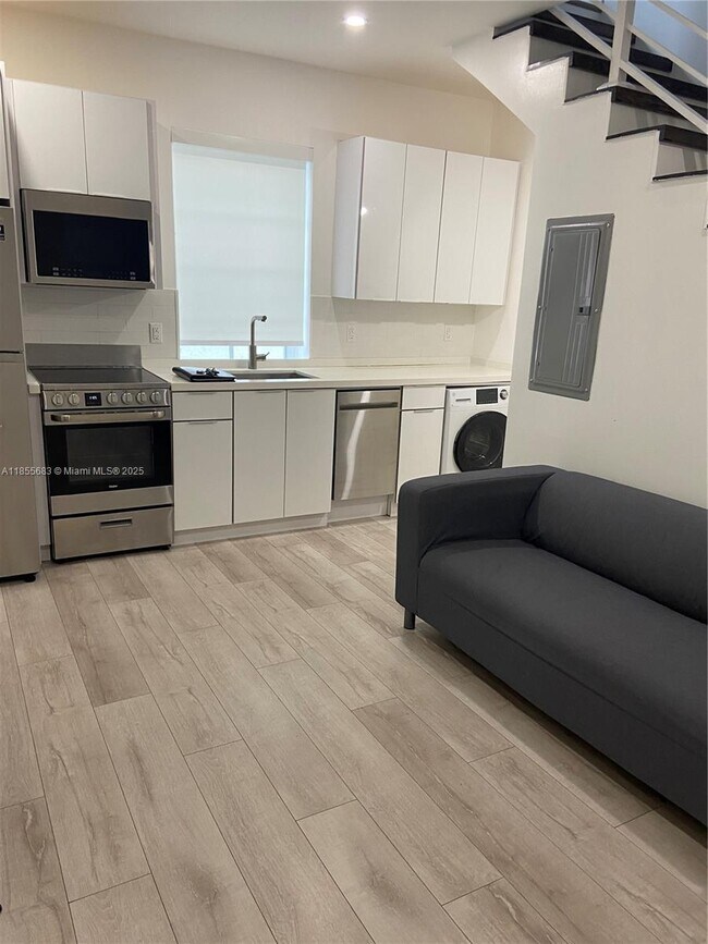 Building Photo - 1610 Euclid Ave Unit A105 Rental