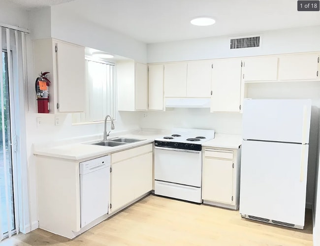 Building Photo - 831 N Belvedere Ave Unit 2