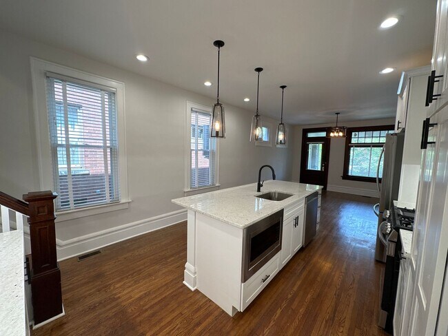 Photo - N 4th St 2067-2069 GW2 Unit 2067