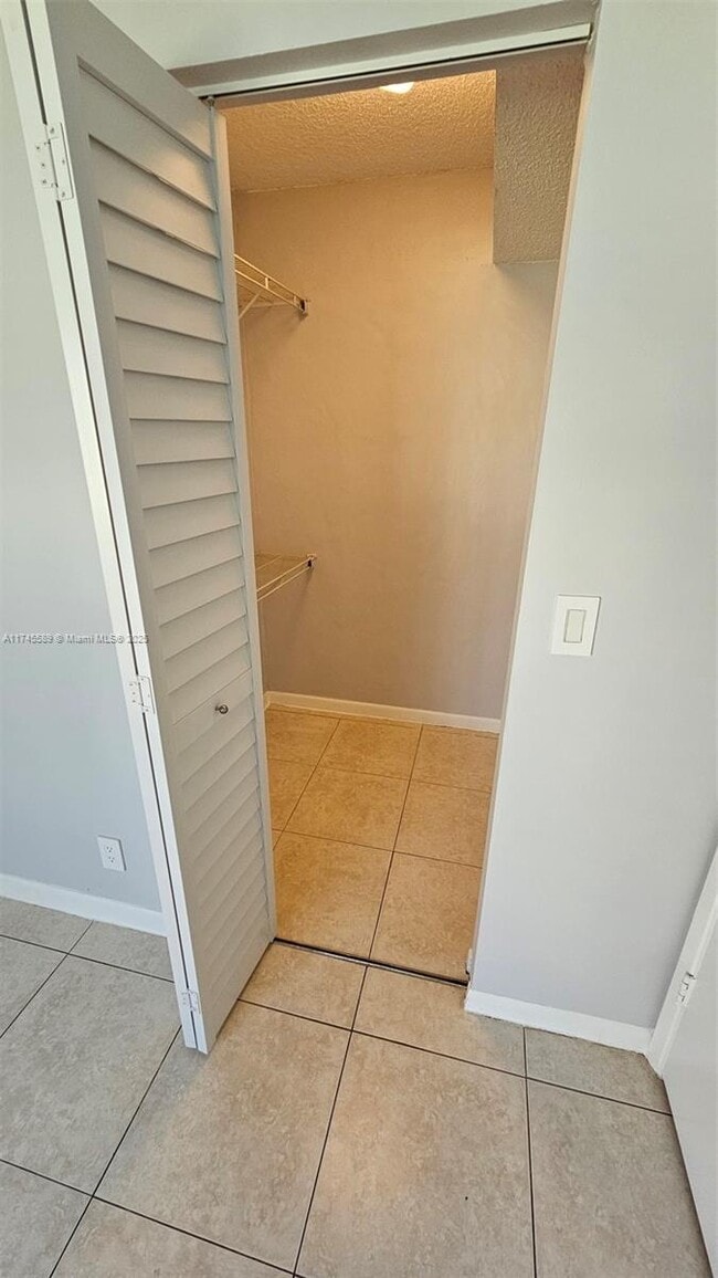 Photo - 8730 N Sherman Cir Unit 206