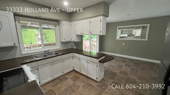 Photo - Charming 3 Bedroom Upper