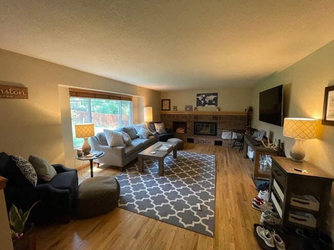 Photo - Beautiful Home in Golden Meadows!