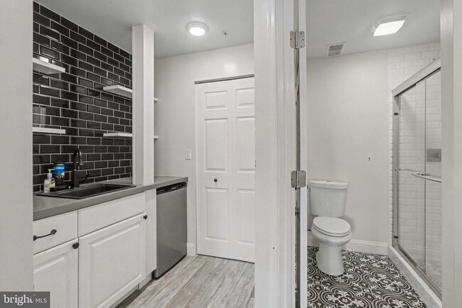 Photo - 1461 Keegan Ln