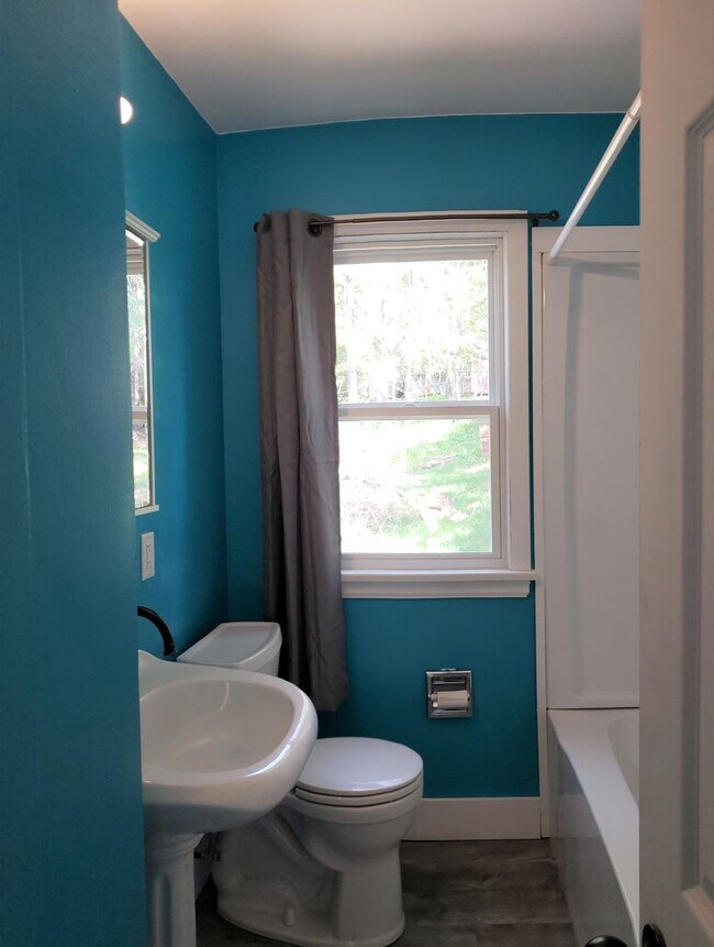 Photo - 3-Bedroom, 1-Bathroom - Woodland Home