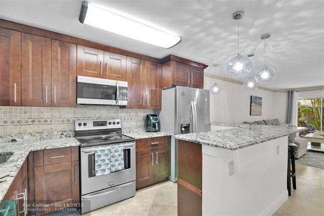 Photo - 664 SE 20th Ave