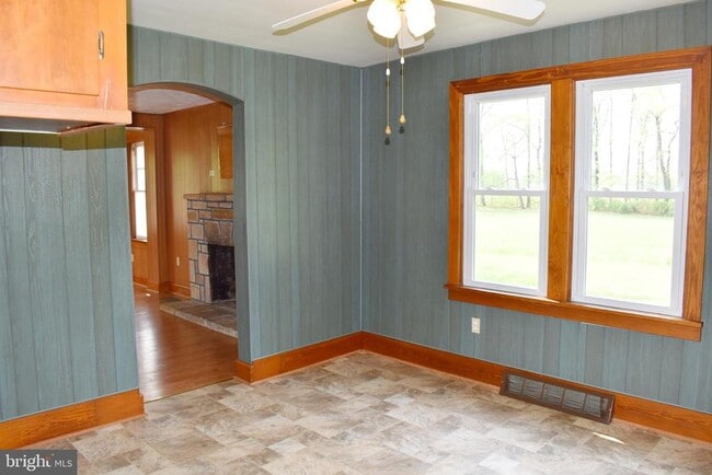 Photo - 9526 Circle Dr