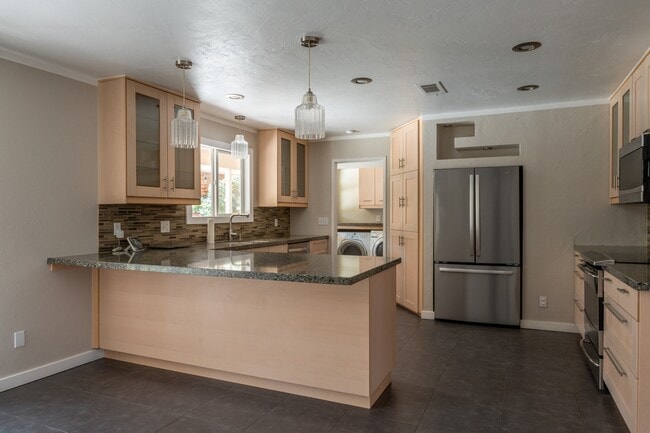 Photo - 3339 W Cambridge Ave