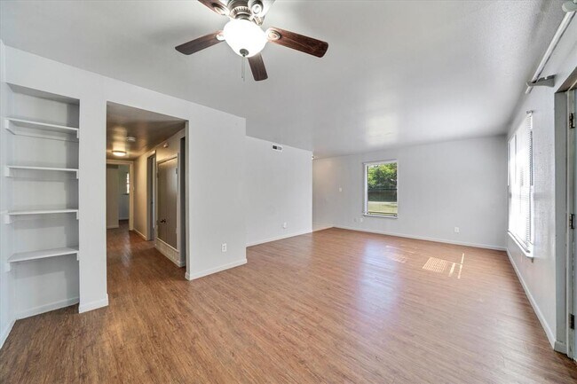 Photo - 1130 Bois D'Arc St