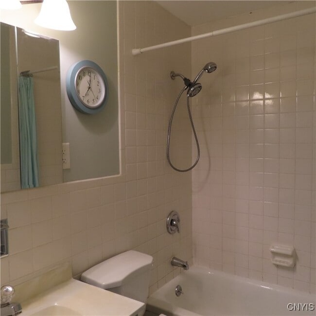 Photo - 7843 Glenwood Dr N