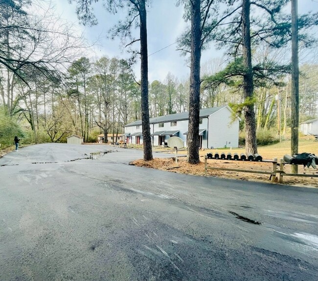 Photo - Willow Creek Apartments