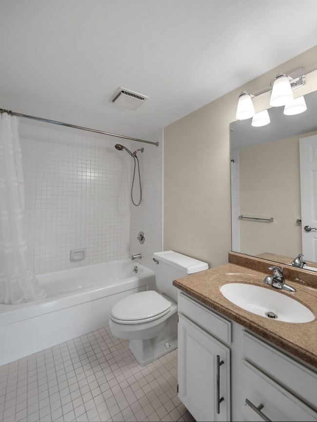 Photo - 411 S Old Woodward Ave Unidad 925