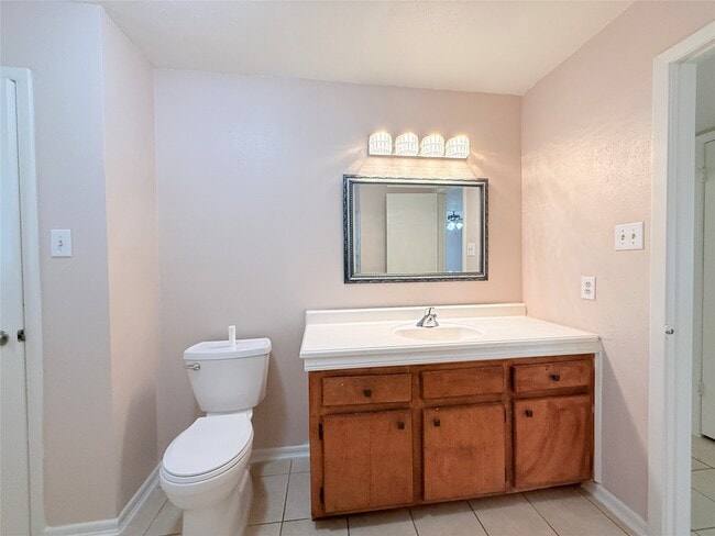 Photo - 208 Laurie Ln