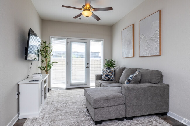 4BR, 4BA - 1,158SF - Living Room