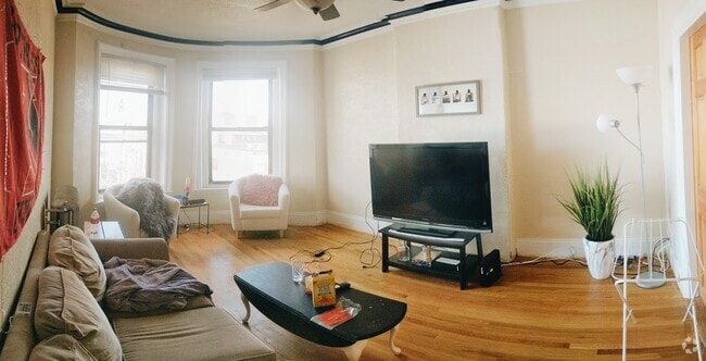 Building Photo - 86 Hammond St Rental