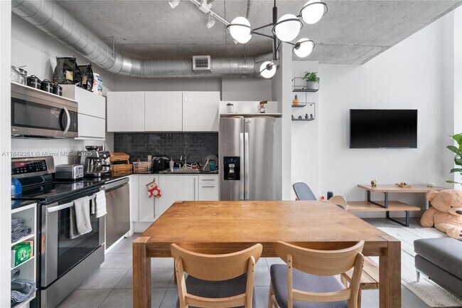 Photo - 690 SW 1st Ct Unidad 2920