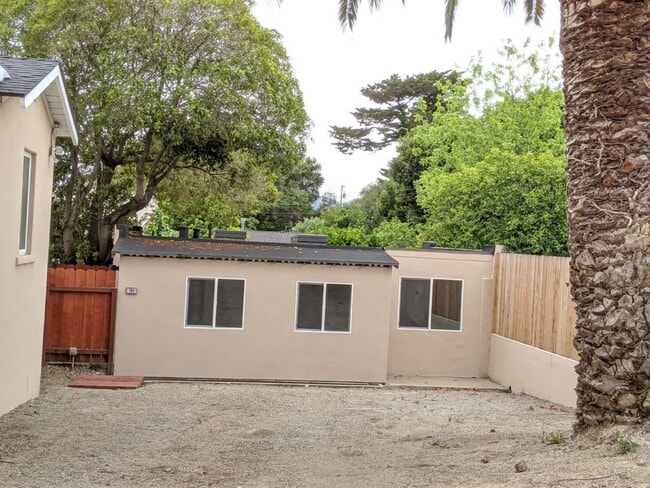 Building Photo - 694-696 Church St Unit 696