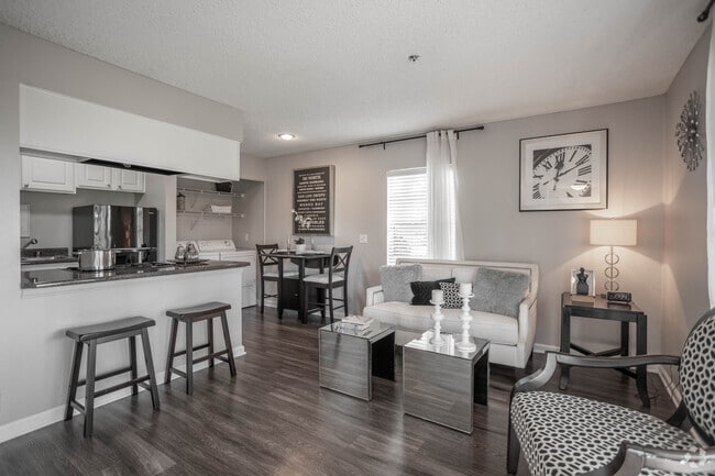 1BR, 1BA - 554 SF