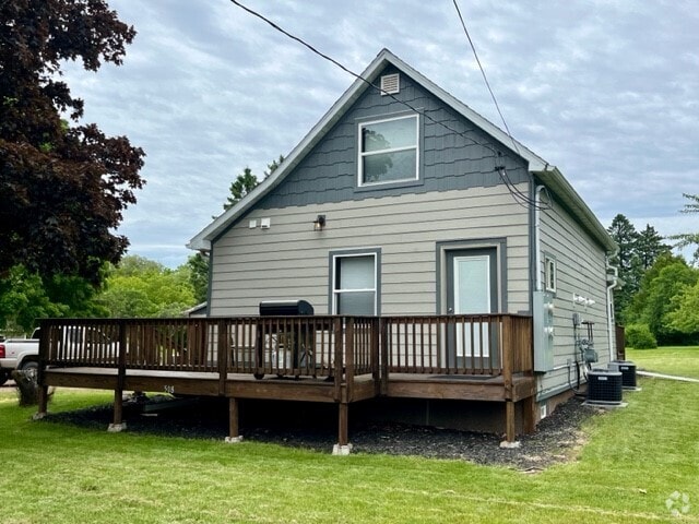 Building Photo - 508 16th Ave W Unit 1 Rental
