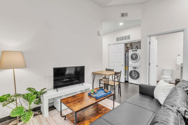 Photo - 800 Penn Ave Unit ID1232007P