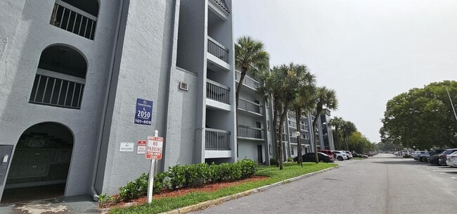 Photo - 2050 N Congress Ave