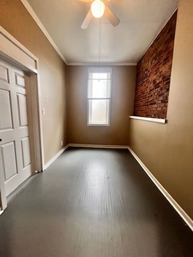 Photo - 2228 W Madison St Unidad #2- REAR