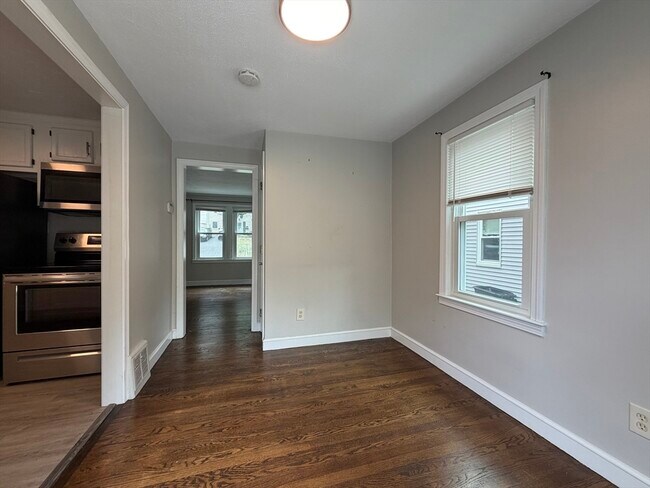 113 Brooks St