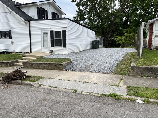 Parking area - 166 18th St