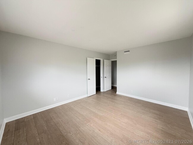 Building Photo - 1501 Crescent Cir Unit E45