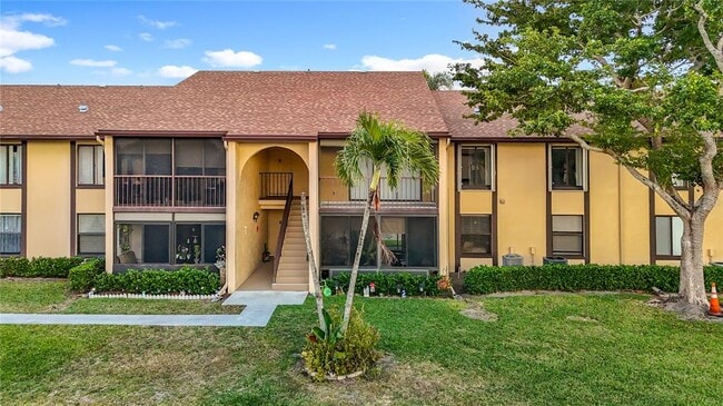 Building Photo - 826 Sky Pine Way Unit G2