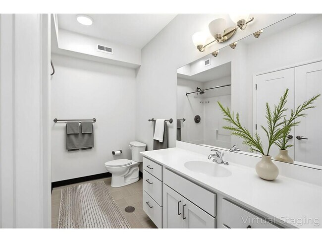 Photo - 2318 Jefferson St NE Unit 117