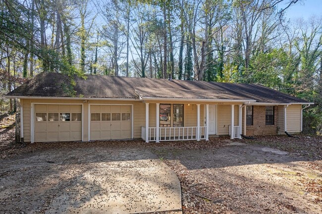 Building Photo - 3 Bedroom 2 Bath Home