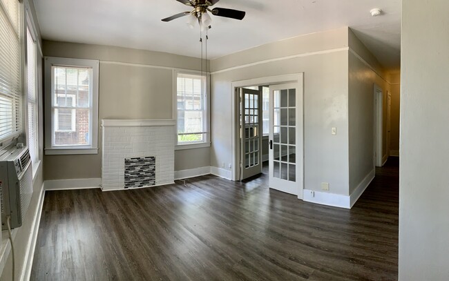 Living room - 40 Cottage Ave Apartments Unit 3