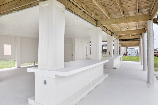 Building Photo - 971 Mary Ann Rental