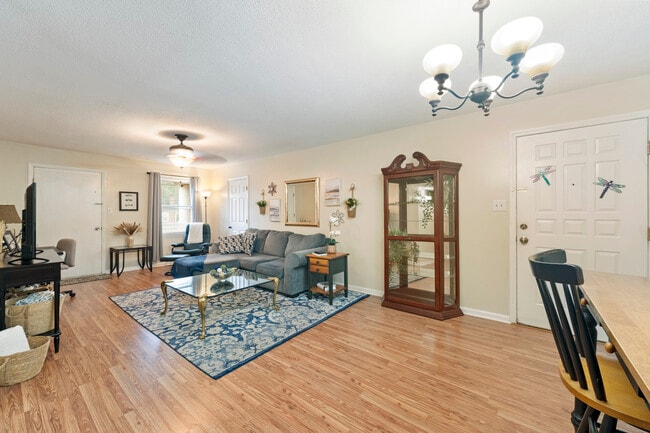 Building Photo - 2130 S Main St Rental