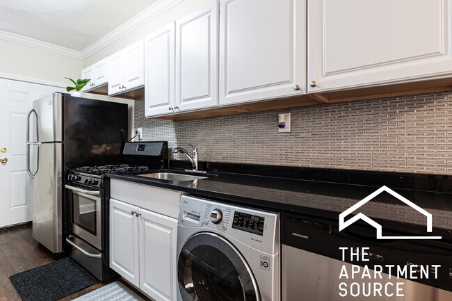 Photo - 732 W Roscoe St Unit 1N